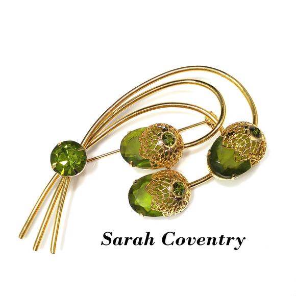 Sarah Coventry Touch of Elegance Green Crystal Brooch Gold Tone 1970s - Picture 1 of 10